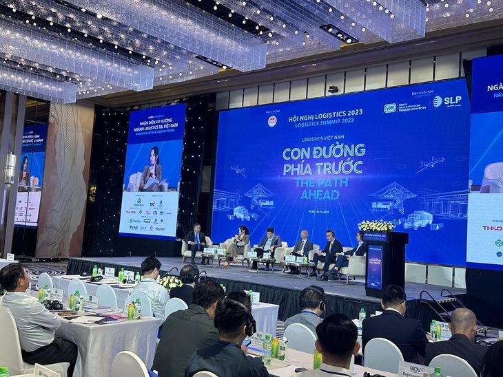 Chi phí logsitics ở Việt vẫn ở mức cao - Ảnh 1. Hội nghị "Logistics 2023 - Con đường phía trước" diễn ra tại TP.HCM được nhiều doanh nghiệp quan tâm - Ảnh: CÔNG TRUNG