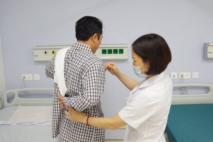 Bất ngờ với bệnh tự nhiên cánh tay chết - Ảnh 1. Bất ngờ với bệnh tự nhiên cánh tay chết - Ảnh 1.